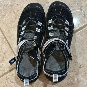 JBU water-ready shoes size 8.5